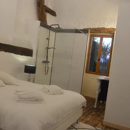 Bed & Breakfast Le Murmure Des Fees 4*