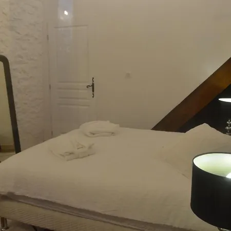 Le Murmure Des Fees Bed & Breakfast *