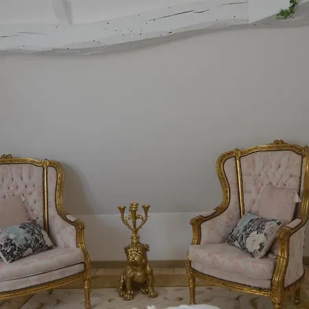 Le Murmure Des Fees Bed & Breakfast *