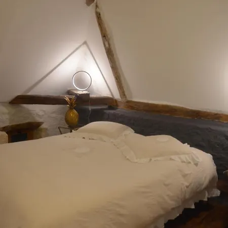 Le Murmure Des Fees Bed & Breakfast