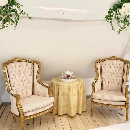 Le Murmure Des Fees Bed & Breakfast