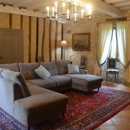 Le Murmure Des Fees 4*