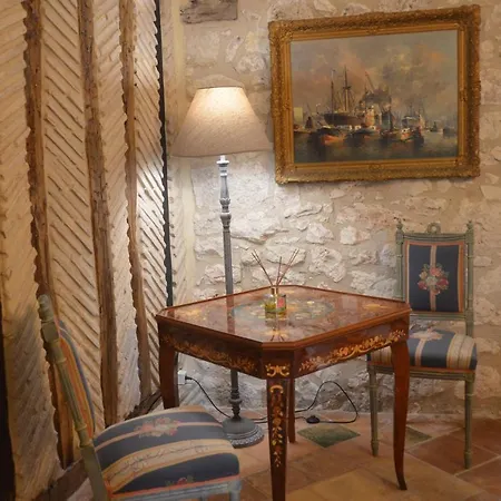 Le Murmure Des Fees * Issigeac
