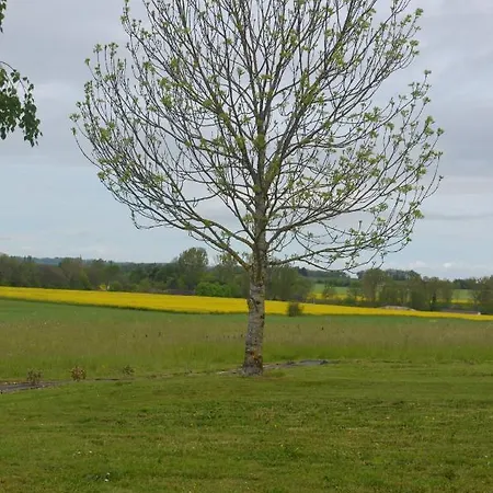 Le Murmure Des Fees Bed & Breakfast *