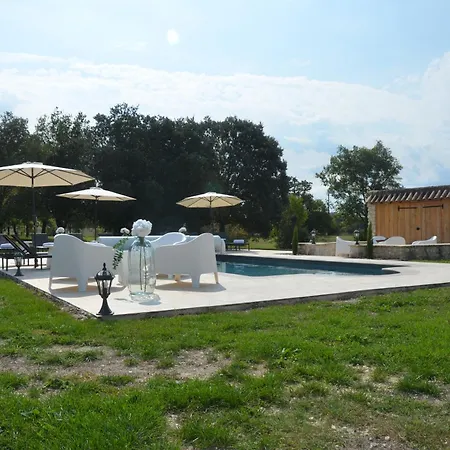 Le Murmure Des Fees Bed & Breakfast