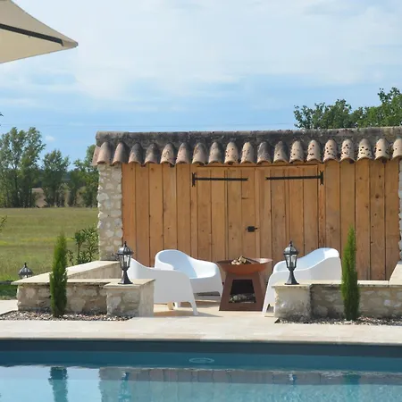 Le Murmure Des Fees Bed & Breakfast 4*