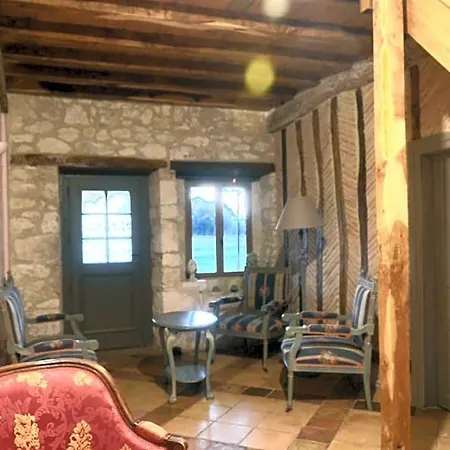 Le Murmure Des Fees Bed & Breakfast