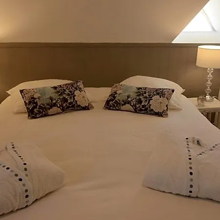 Le Murmure Des Fees Bed & Breakfast 4*