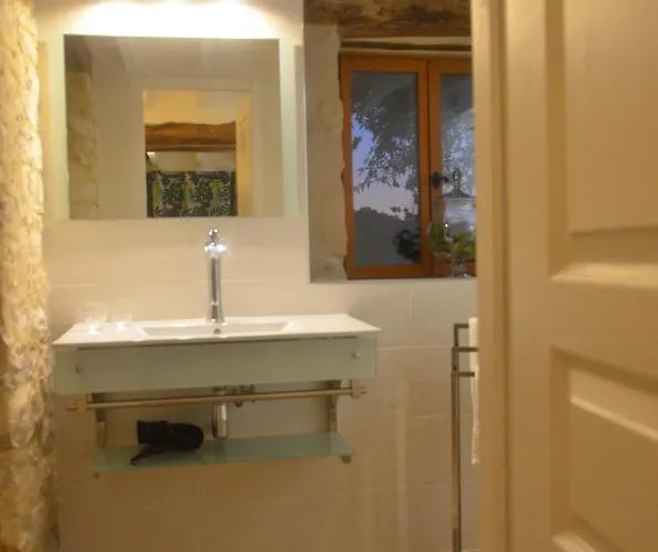 Le Murmure Des Fees Bed & Breakfast 4*