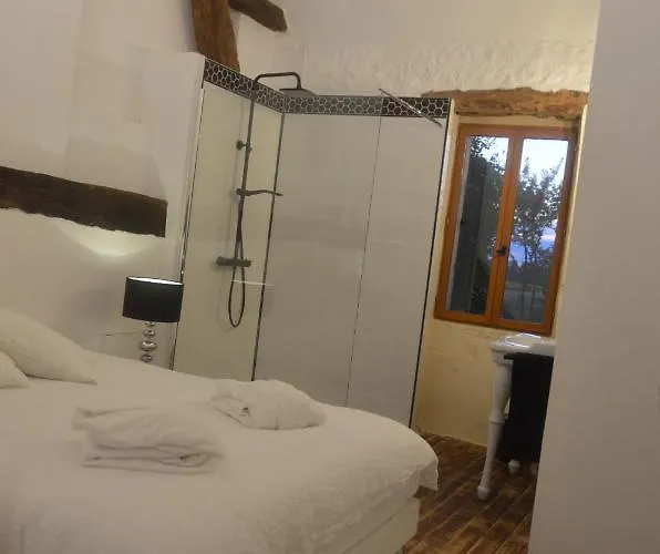 Bed & Breakfast Le Murmure Des Fees 4*