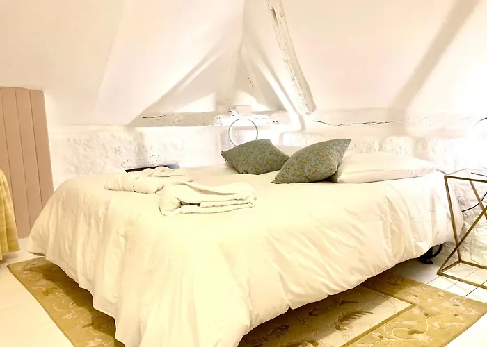 Le Murmure Des Fees Bed & Breakfast 4*